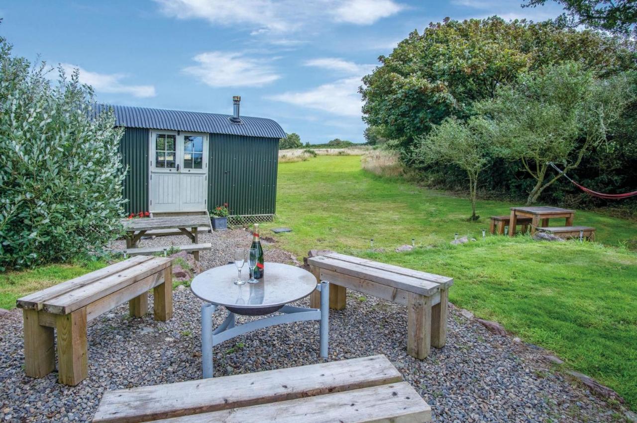 Haven View - 1 Bedroom Shepherds Hut - St Ishmaels Saint Ishmaels  Kültér fotó